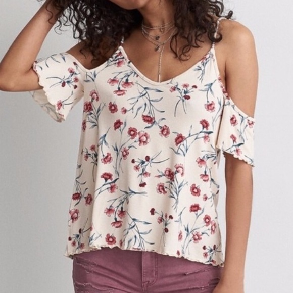 American Eagle Outfitters Tops - ❗️American Eagle Cold Shoulder Top